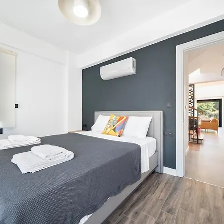 Greenblue - Unique In Nature With A Pool