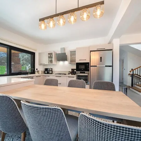 Villa Greenblue - Unique In Nature With A Pool *