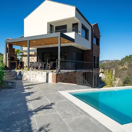 Villa Greenblue - Unique In Nature With A Pool