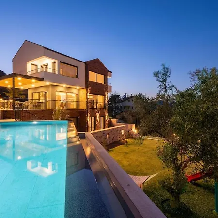 빌라 Greenblue - Unique In Nature With A Pool *