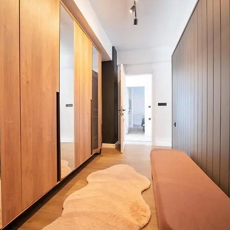 Greenblue - Unique In Nature With A Pool *