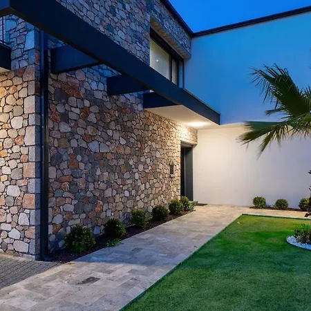 Greenblue - Unique In Nature With A Pool فيلة فتحية