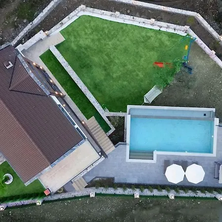 Greenblue - Unique In Nature With A Pool * 费特希耶